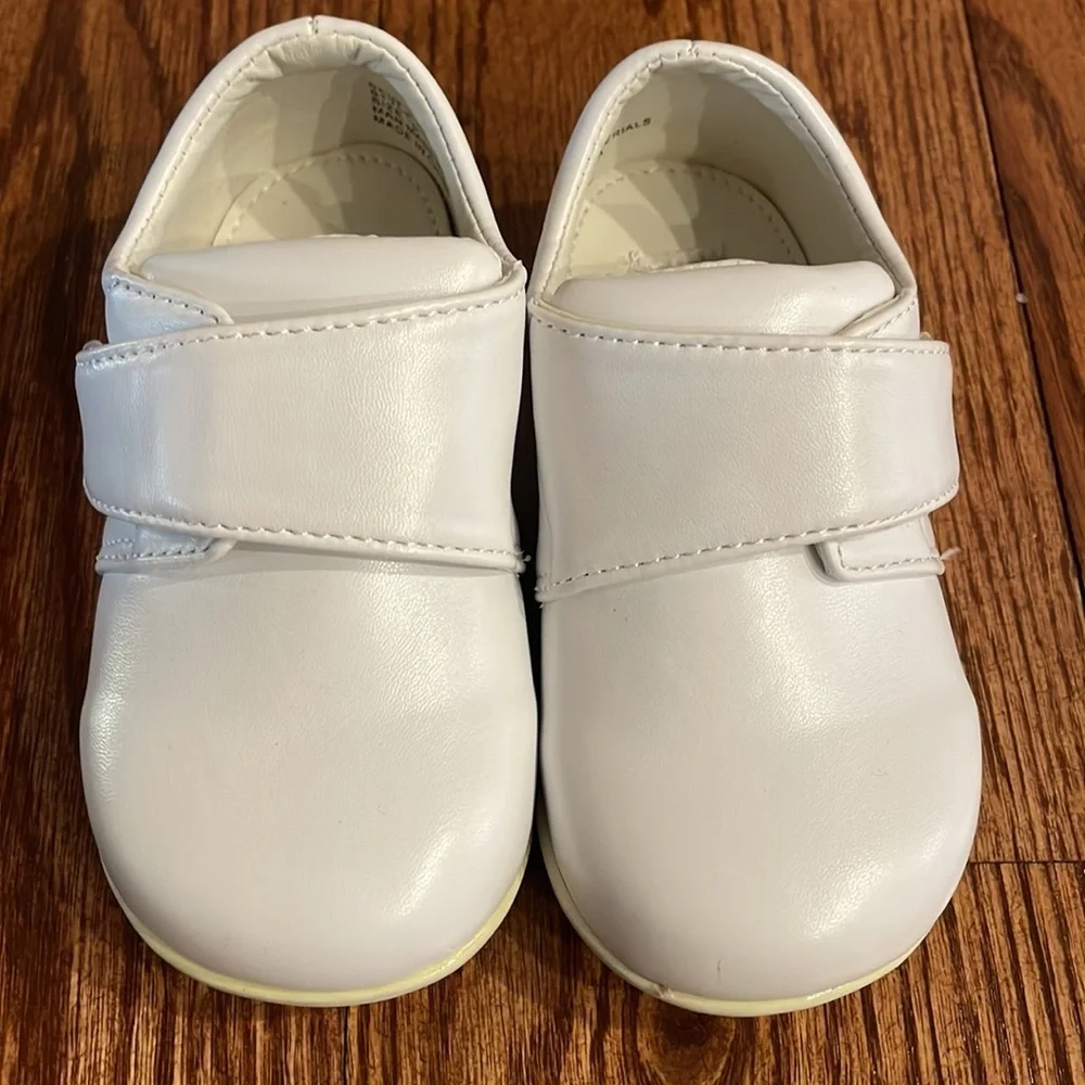JOSMO baby white shoes with Velcro strap / christening / walking / size 6